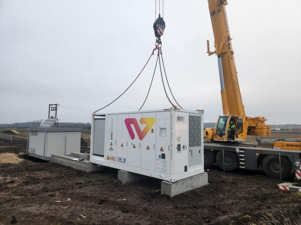 2.1 MW / 5 MWh battery storage system delivered by Wattstor for EHG Invest in Pořešín, Czech Republic