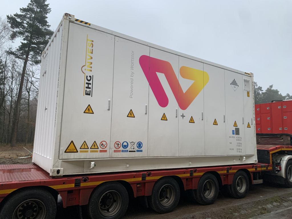 2.1 MW / 5 MWh battery storage system delivered by Wattstor for EHG Invest in Pořešín, Czech Republic
